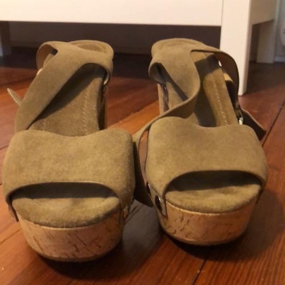 Michael Kors Suede Platform - Picture 2 of 5